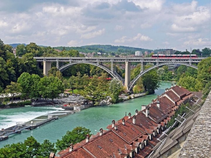 Bern: Aare mit Kornhausbrücke