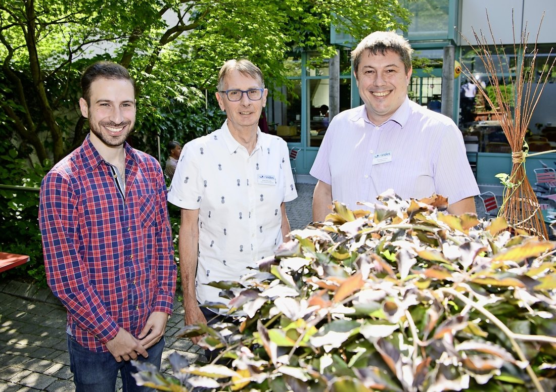 Alexis Weil, Peter Woodtli und Georges Krieg im Garten der Irides AG