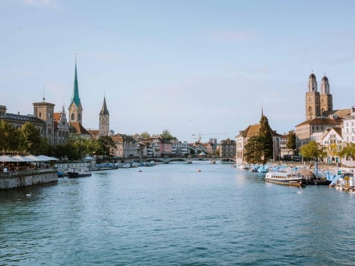 Zürich: Blick über die Limmat auf die Altstadt